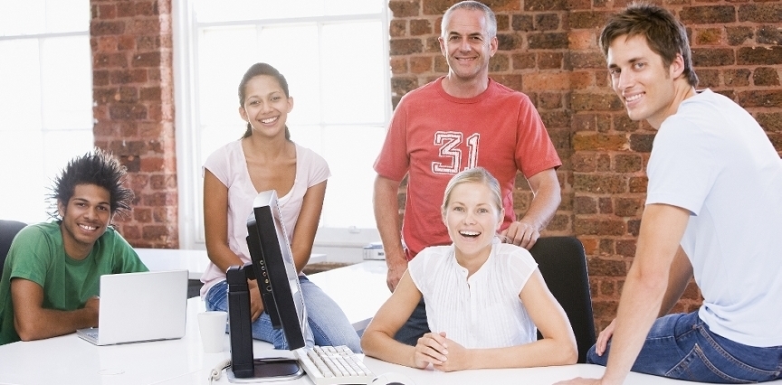 4 People to get to do Social Media for your&nbsp;Business